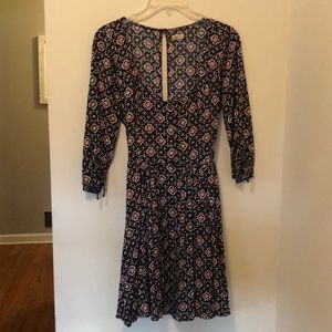 Above knee dress, perfect for spring and fall